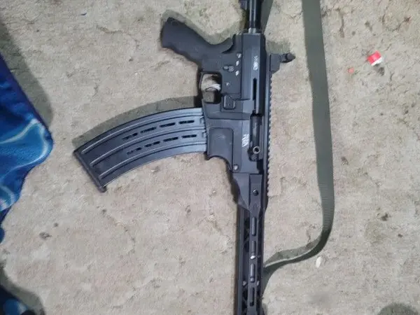 semi auto ar style 12 guage