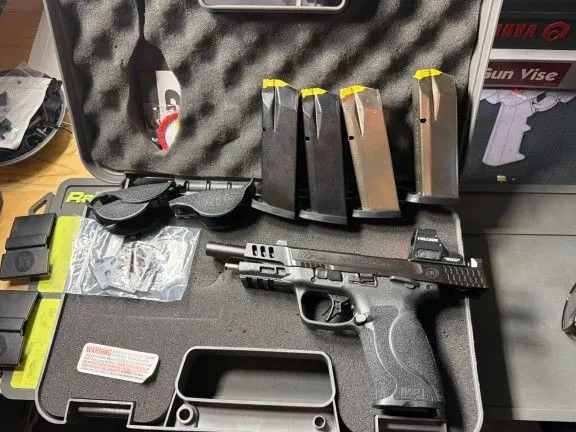Smith & Wesson MP performance center 10MM pistol for sale