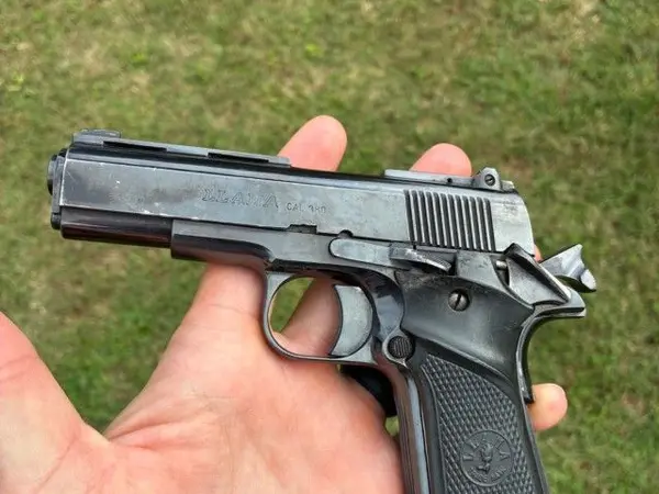 llama Model III .380