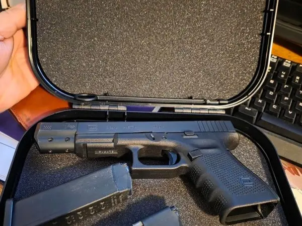 Glock 19 gen4 with compensator- 9mm