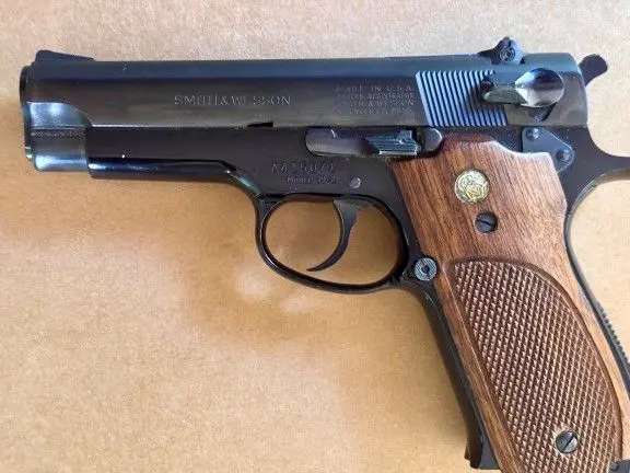 S&W 39-2