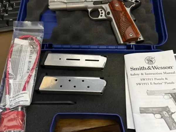 Smith and Wesson E series