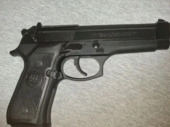 Beretta 92fs.9mm made in Italy like new