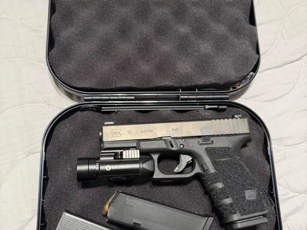 GLOCK 19
