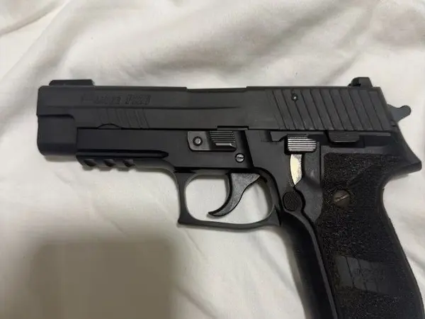 Sig Sauer P226 (older model)