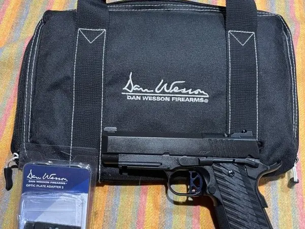 Dan Wesson 1911 TCP 45acp Optic cut 2-mags