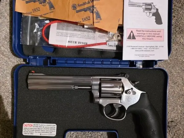 S&W 686 plus 7-shot