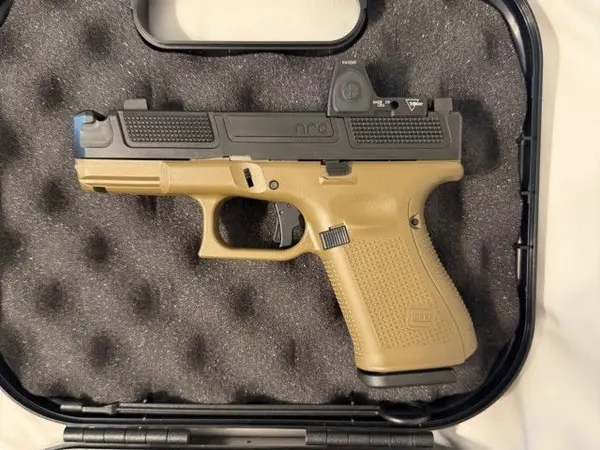 Glock 19 with trijicon RMR