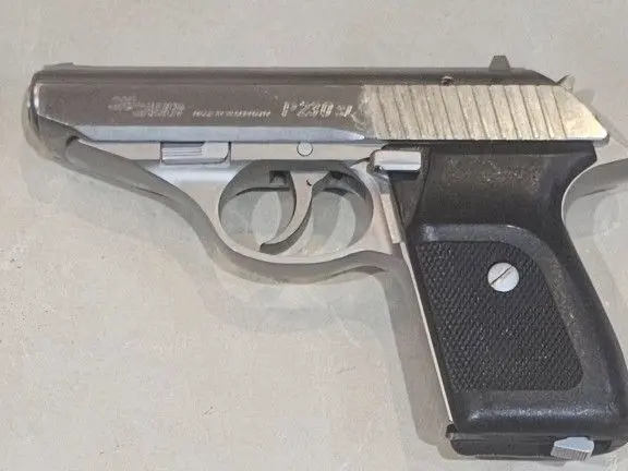 SIG SAUER WEST GERMAN VARIANT STAINLESS STEEL P230SL 9MM KURZ (.380) SEMI AUTO PISTOL - 2.5" BARREL - VERY GOOD CONDITION