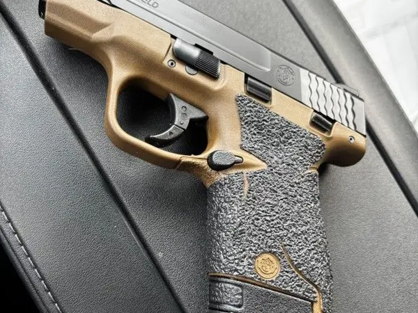 Smith & Wesson shield