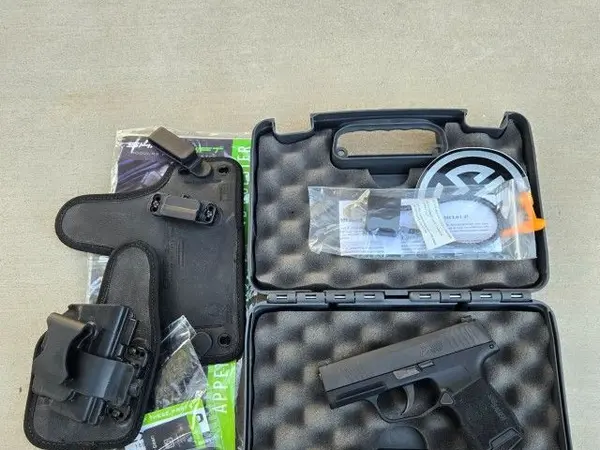 **Private Sale** Sig P365 9mm Xray night sights Alienware holster**