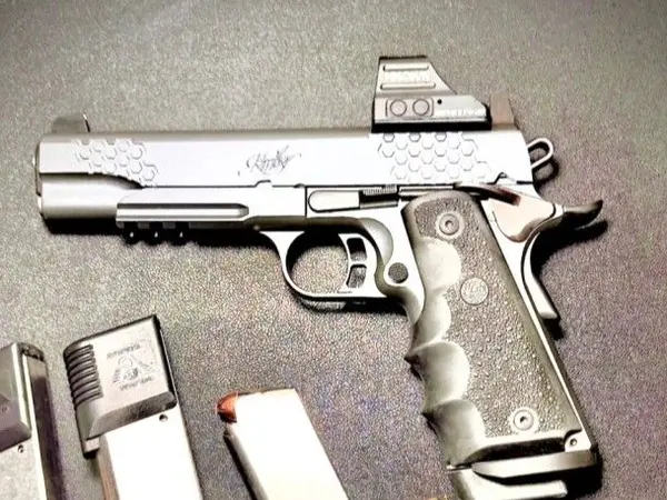 Kimber KHX Custom 45 acp. Pistol
