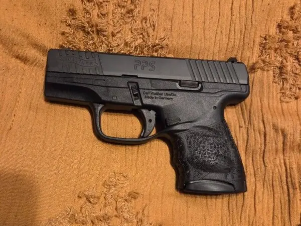 Like New Walther PPS M2. ::PENDING::