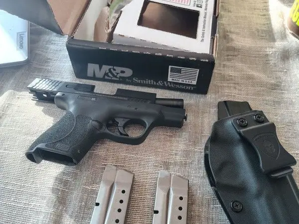 S&W shield 2.0