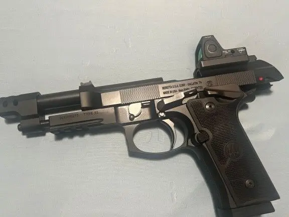 Beretta 92 GTS + accessories