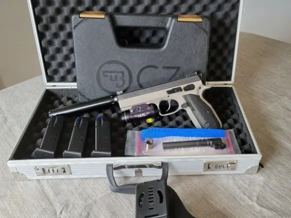 CZ Shadow 2 9MM w/extra Mags.