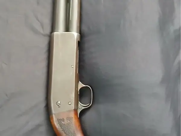 Ithaca 37 Featherlight/Riot