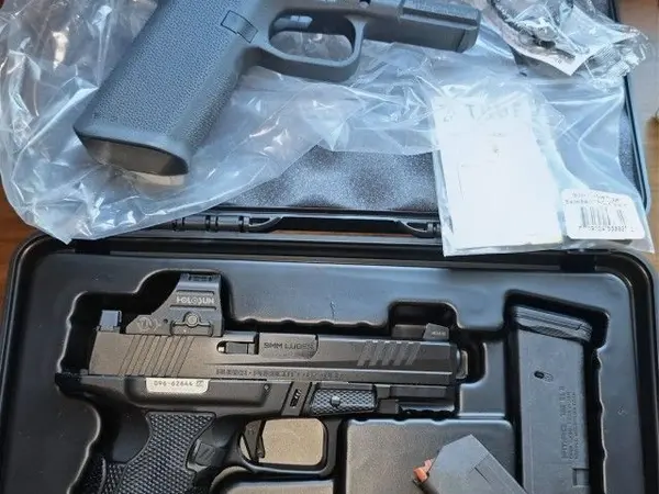 Ruger RXM like Glock 19 with aluminum frame and optics