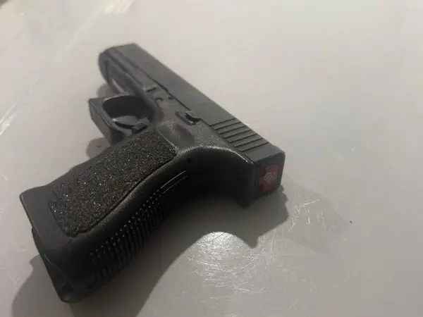 Glock 22 W 2 15 round mags