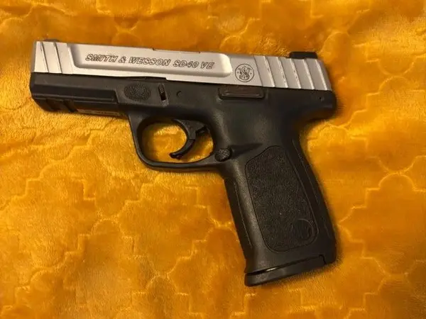 Smith & Wesson SDVE 40