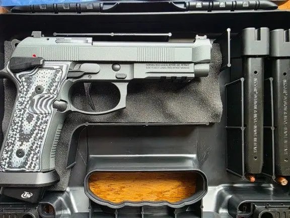 Beretta 92XI Squalo