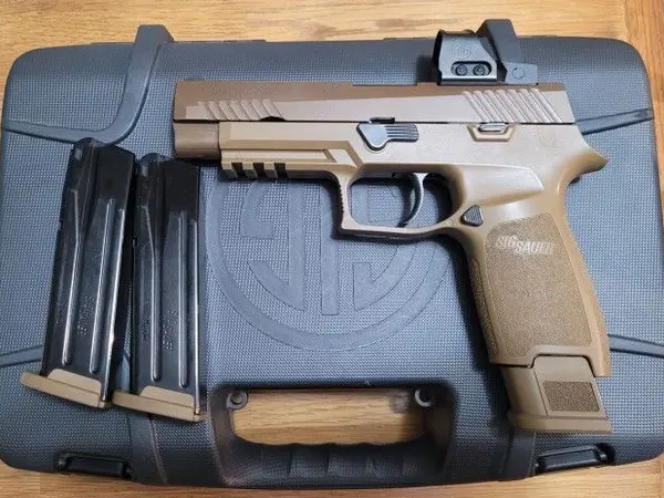Sig Sauer P320 M17 9mm with Sig Optic