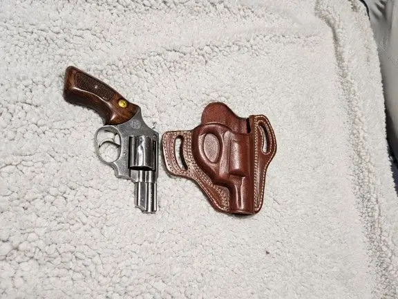 Taurus mod 85.
