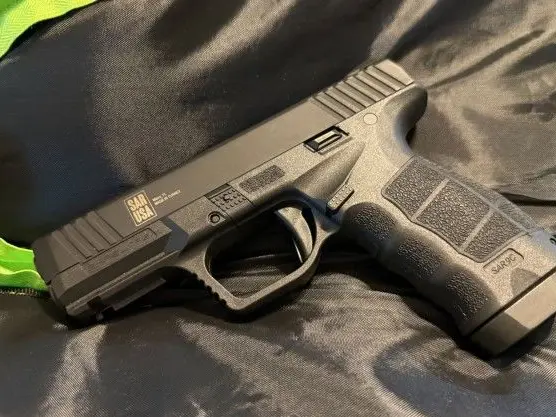 SAR 9-C 9MM