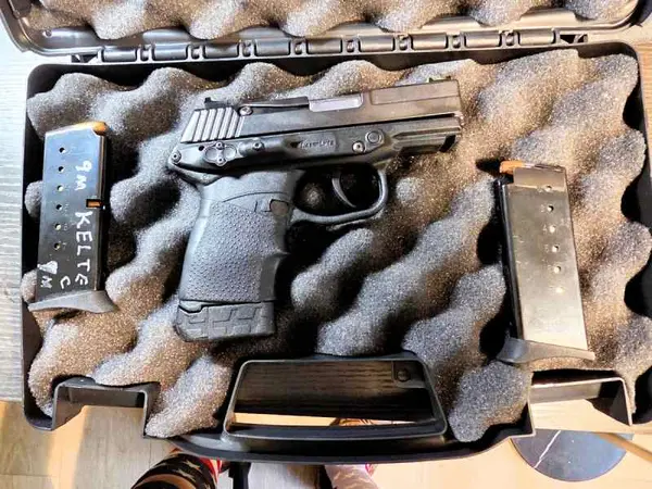 F/S KELTEC PF9 W/SIDE LASER + 3MAGS $350 REDUCED