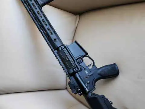 Knight's Armament SR-15/Lewis Machine Tool MARS-LS