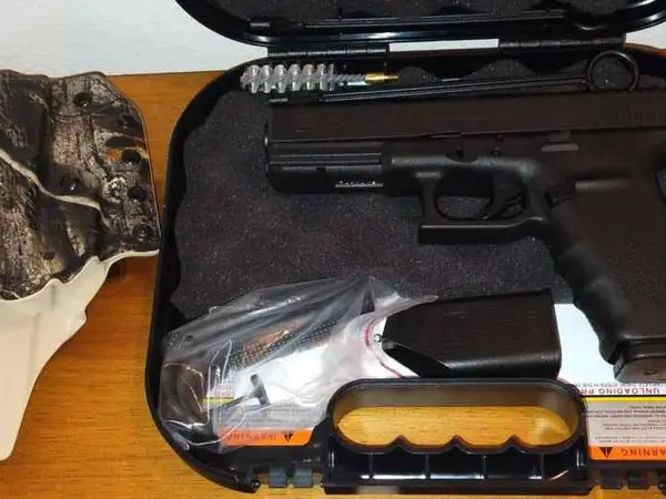 Glock 20 Gen4 Like New + Vedder Holster