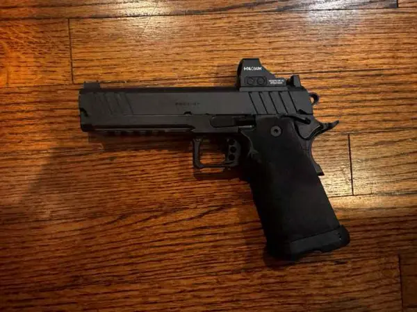 Prodigy 9mm w Green Dot 6 Mags - Almost New