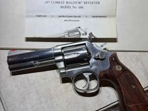 S&W 686, 357 Distinguished Combat Magnum