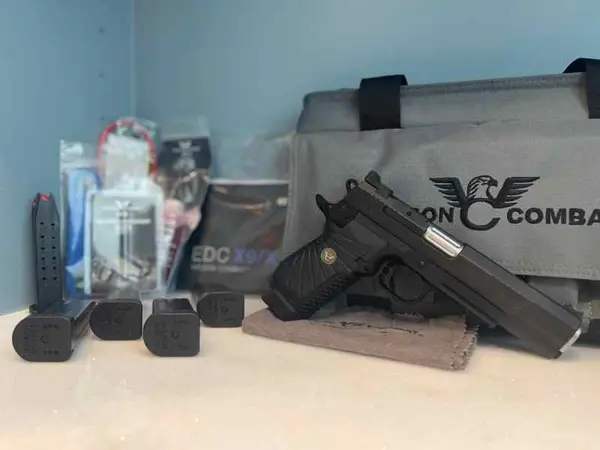 Wilson Combat EDC X9 + Mags Like New