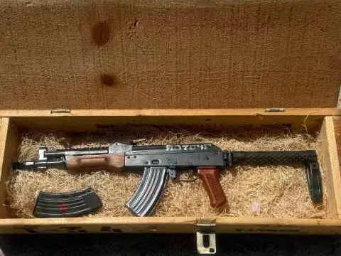 Tanker T-34 Ak 47 pistol