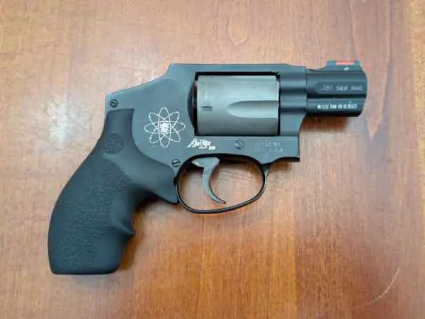 Smith & Wesson 340PD (357 magnum)