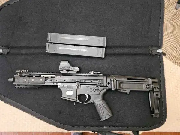 LWRC SMG-45 w/ 2mags Folding Brace/holosun 510c