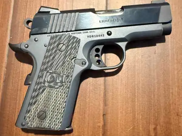 1911 Colt defender 9mm