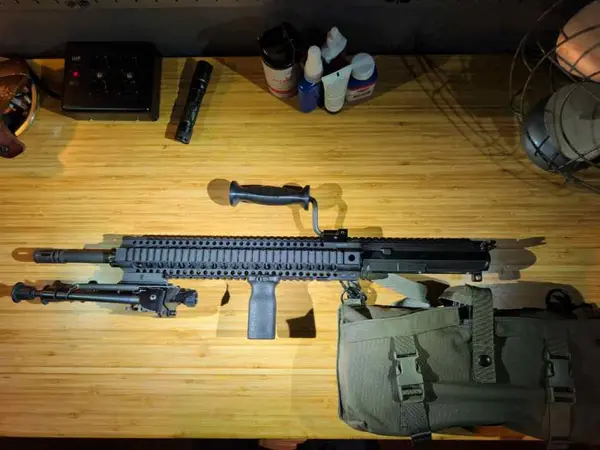 Red Right Hand IAR Recce LMG upper with SAW Mag