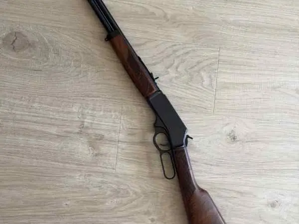 Henry 30 30 Lever Action Deluxe Wood Like New