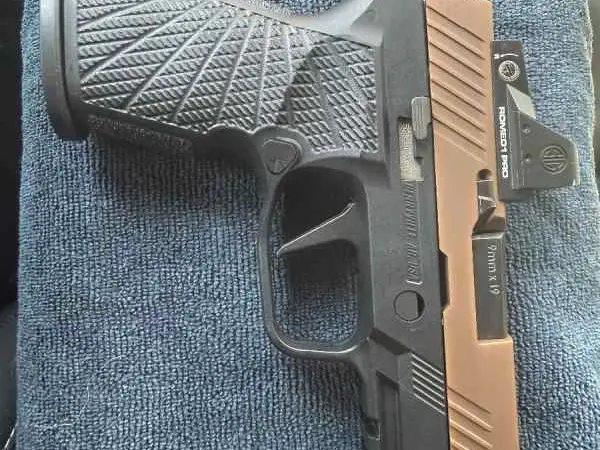 Sig M17/P320 FSOT with Extras