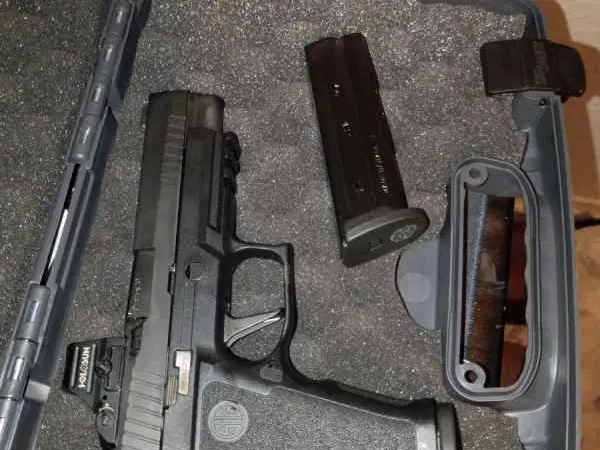 P320 xfull 4.7 Holoson Green dot $560 OBO