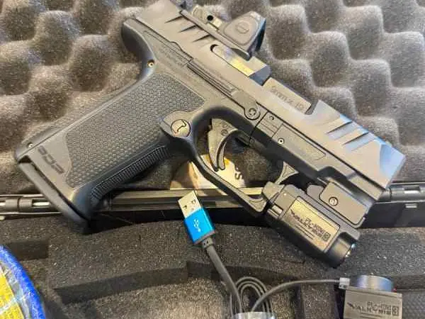 Walther PDP-F 3.5” 9mm w/Trijicon RMR DOT w/Olight