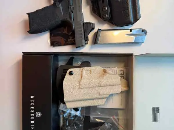 Springfield Hellcat Pro OSP w/ 2 holsters and dot