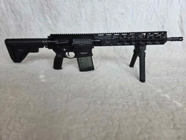 HK MR762A4 16.5" Black Used