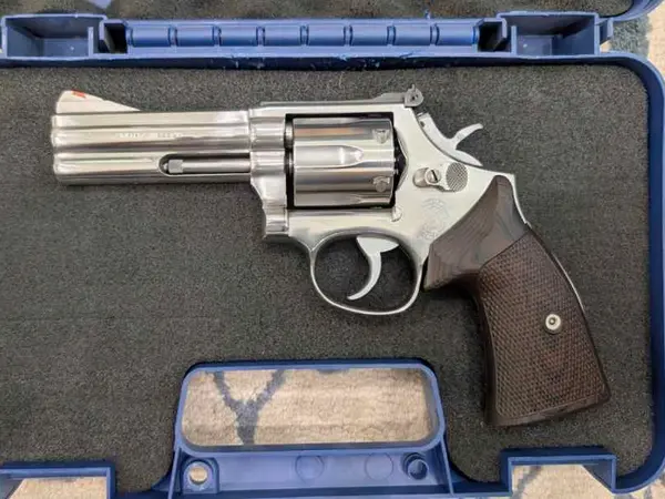 S&W 686 (no dash) 4" bbl