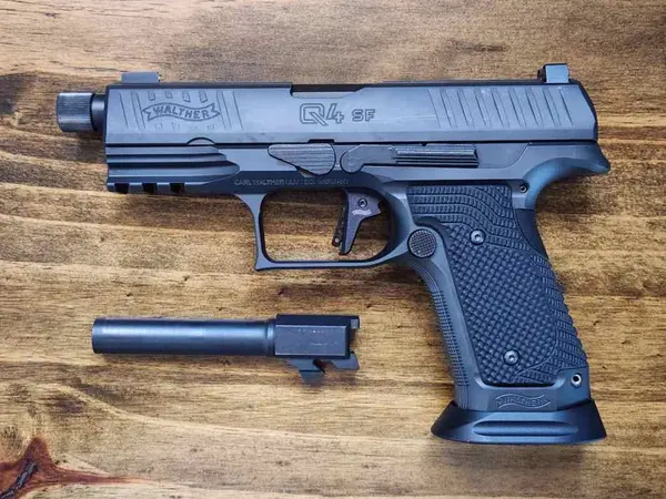 Walther PPQ Q4 steel frame,2 barrels,grips,magwell