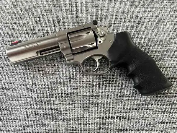 Ruger GP100 $900 obo