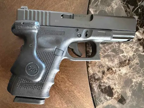 Glock 19 Gen4 9mm W/Crimson Trace Lasergrip 699OBO