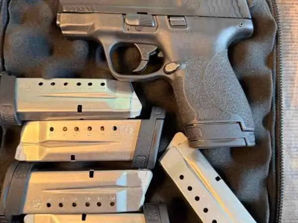 Smith and Wesson Shield M2.0